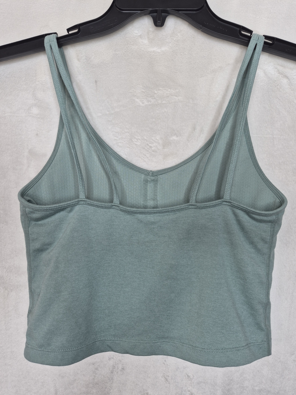 Vuori Studio Crop Tank Top Sage Green Built In Shelf Bra Strappy Back Womens M - Picture 5 of 8